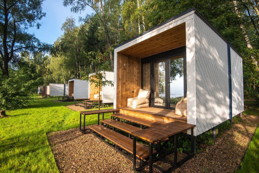 Комфортные домики глэмпинга на территории парка